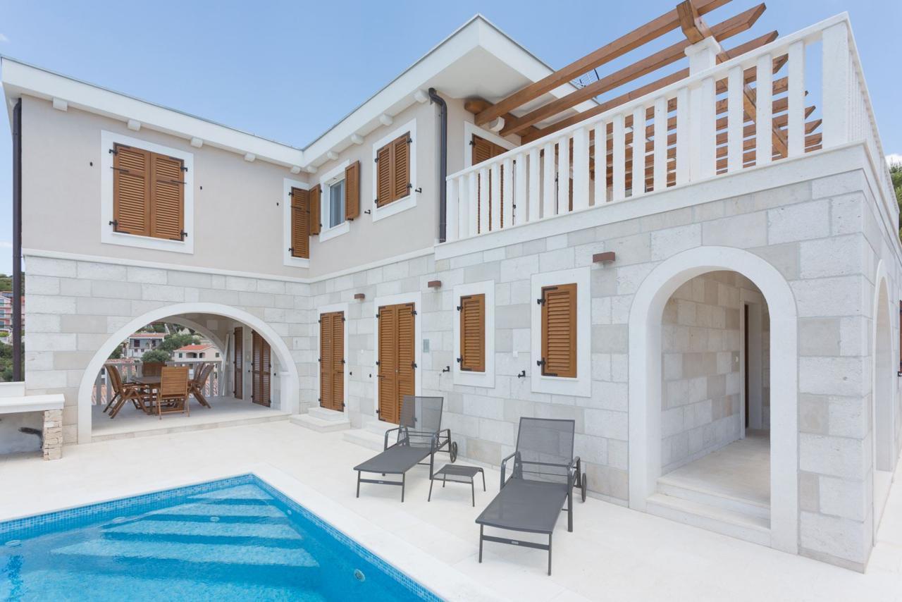 Villa Elena Sevid Luaran gambar
