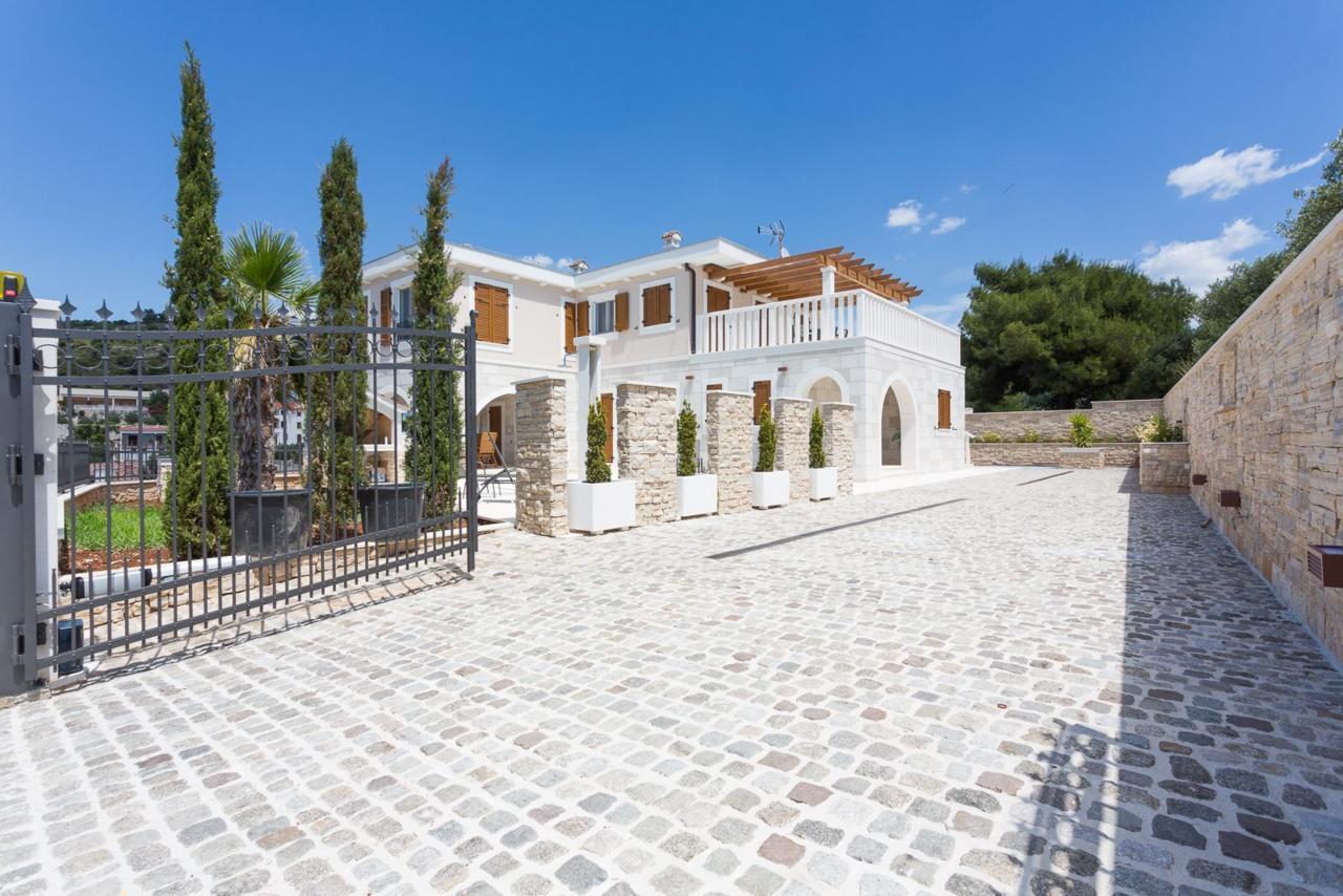 Villa Elena Sevid Luaran gambar
